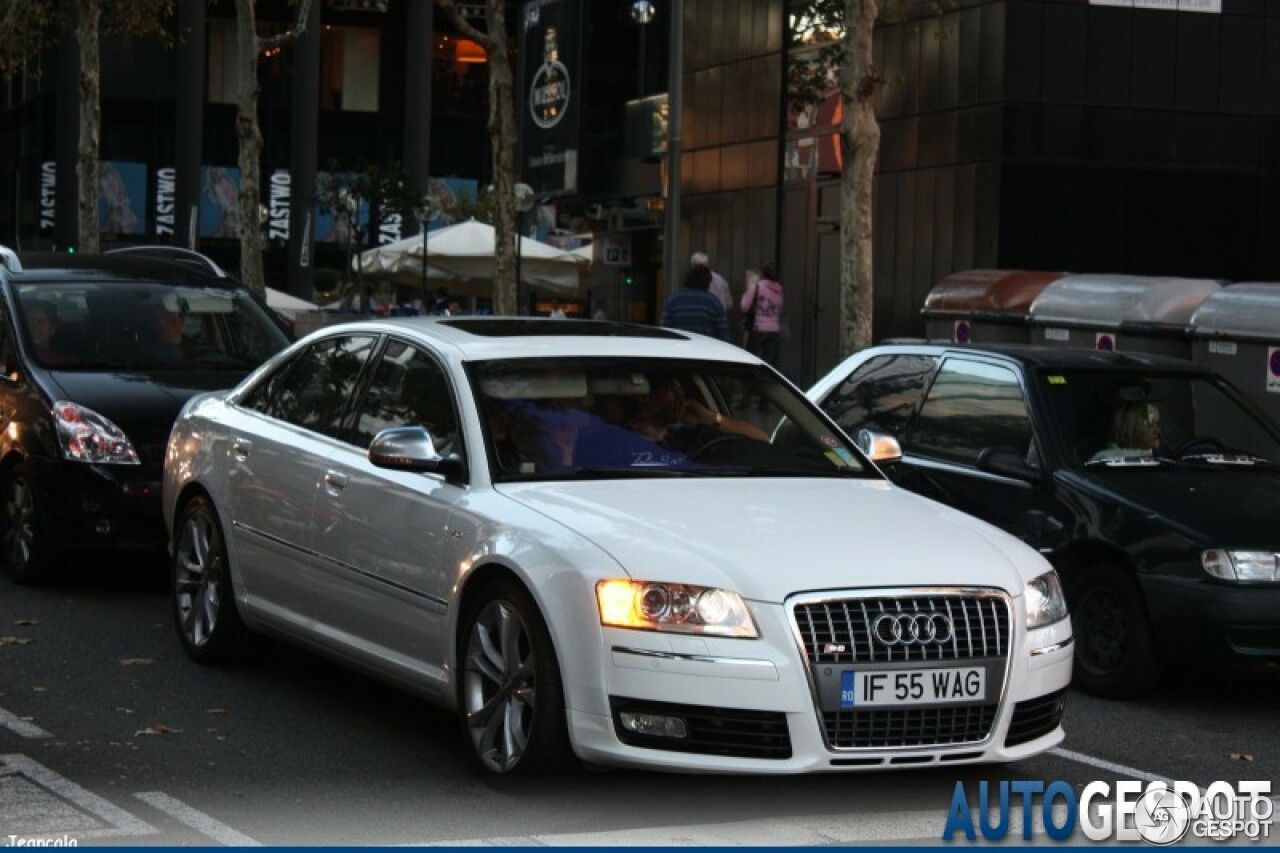 Audi S8 D3