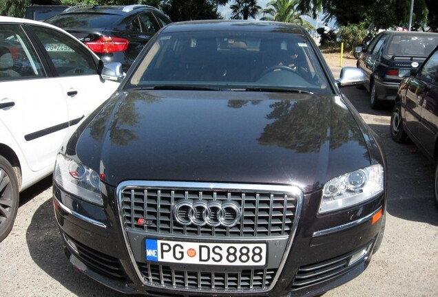 Audi S8 D3