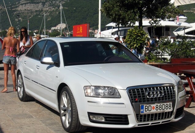 Audi S8 D3