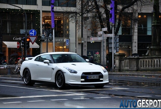 Nissan GT-R