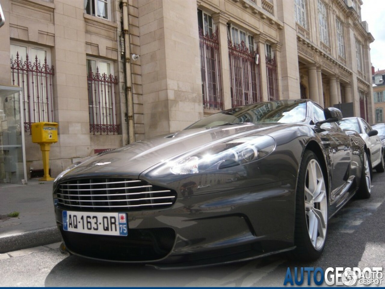 Aston Martin DBS