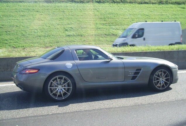 Mercedes-Benz SLS AMG