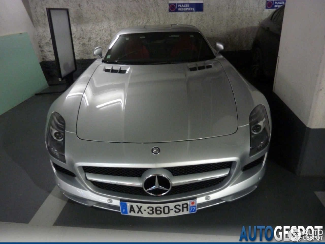 Mercedes-Benz SLS AMG