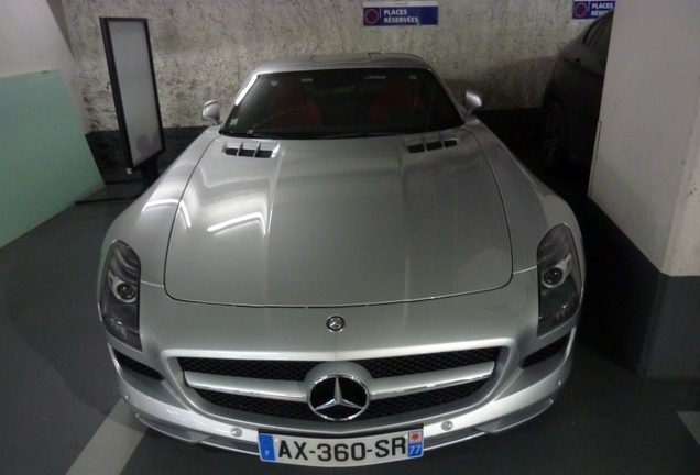 Mercedes-Benz SLS AMG