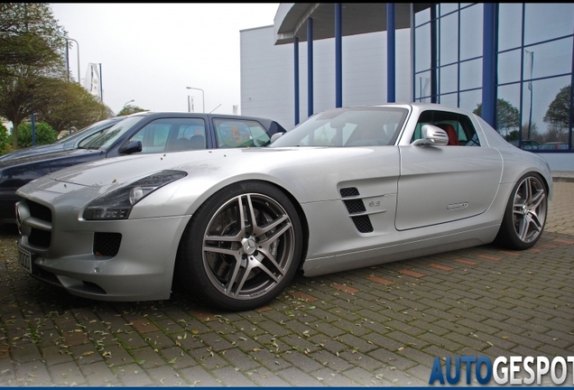 Mercedes-Benz SLS AMG