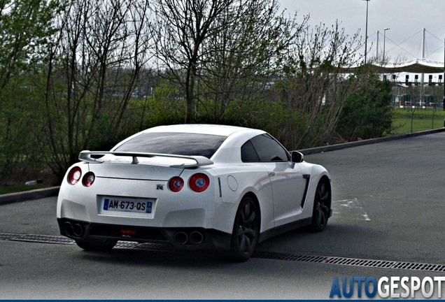 Nissan GT-R