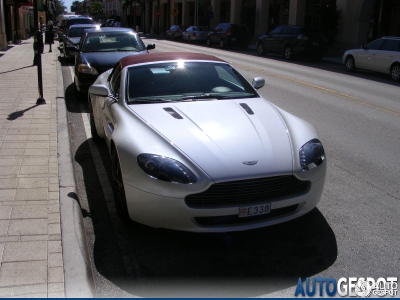 Aston Martin V8 Vantage Roadster