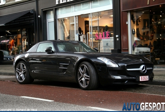 Mercedes-Benz SLS AMG