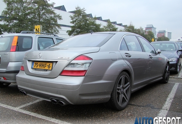 Mercedes-Benz S 63 AMG W221