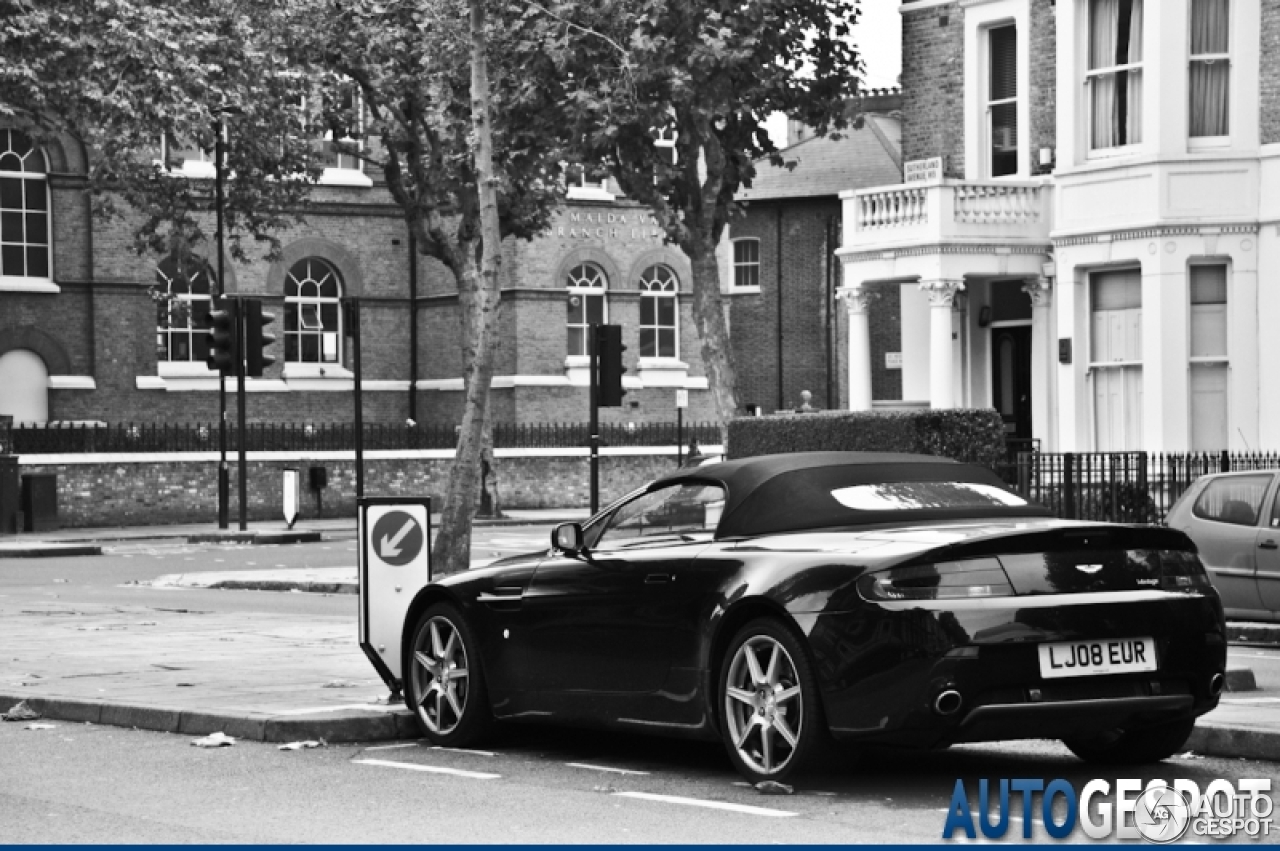 Aston Martin V8 Vantage Roadster