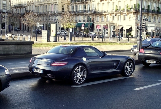 Mercedes-Benz SLS AMG