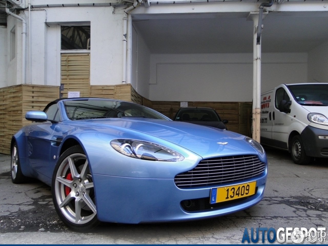 Aston Martin V8 Vantage Roadster