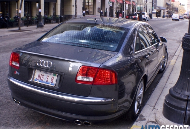 Audi S8 D3