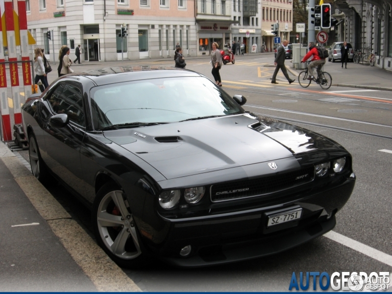 Dodge Challenger SRT-8