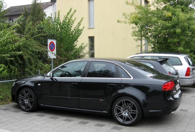 Audi RS4 Sedan