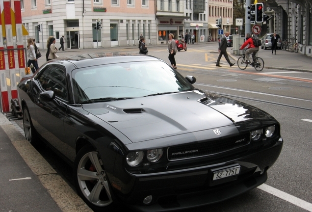 Dodge Challenger SRT-8