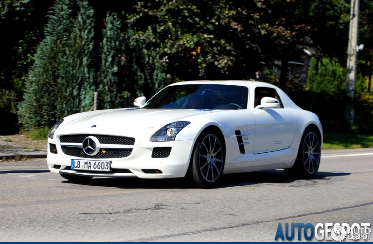 Mercedes-Benz SLS AMG