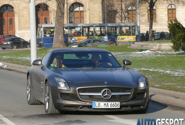 Mercedes-Benz SLS AMG