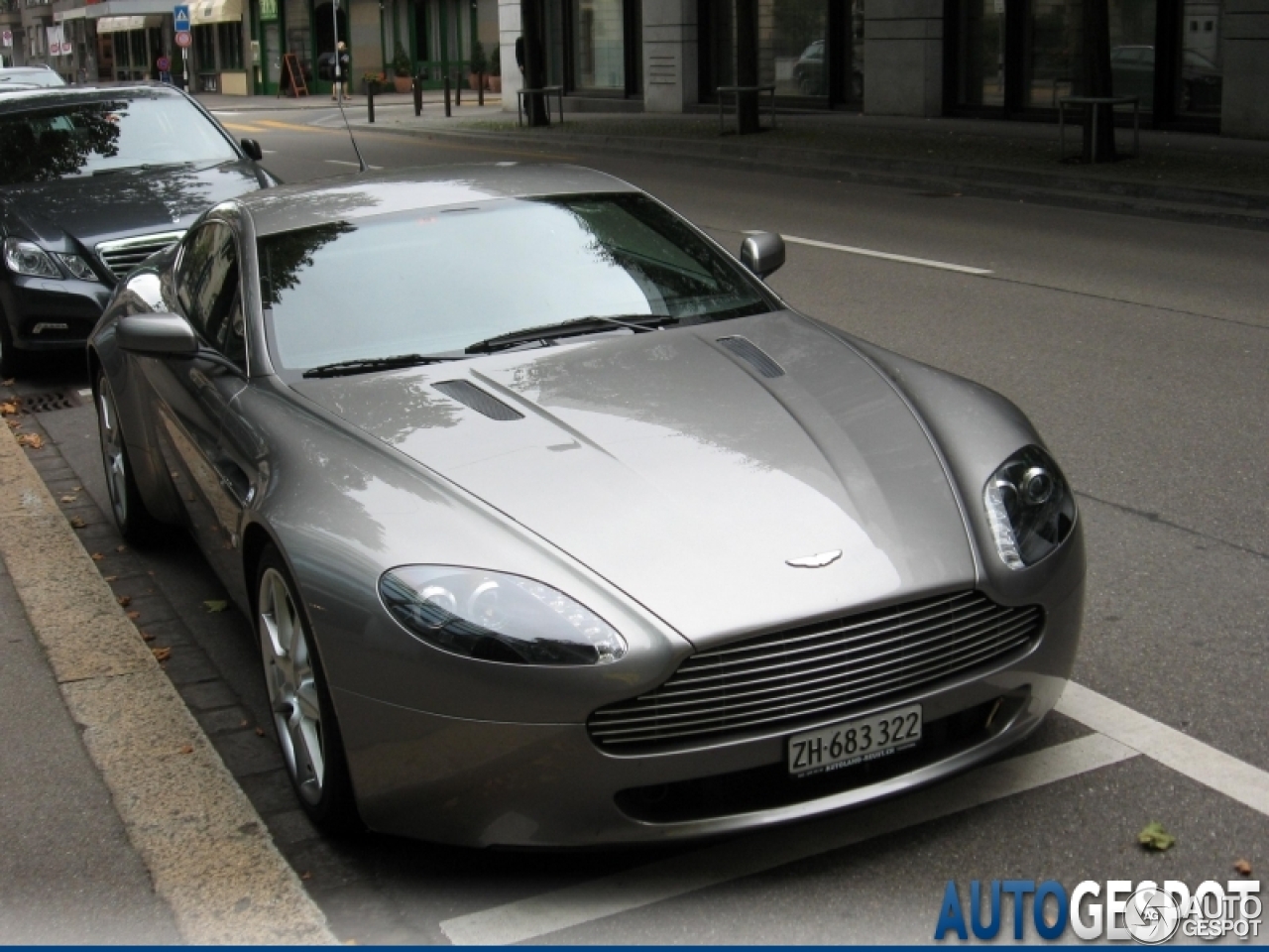 Aston Martin V8 Vantage