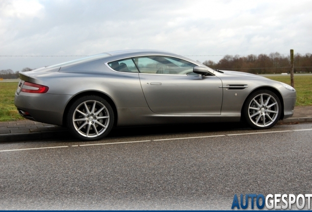 Aston Martin DB9