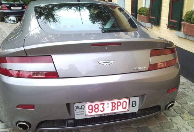 Aston Martin V8 Vantage