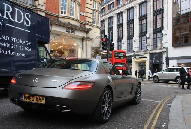 Mercedes-Benz SLS AMG