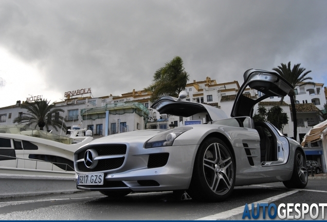 Mercedes-Benz SLS AMG