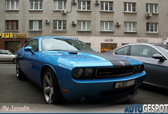 Dodge Challenger SRT-8