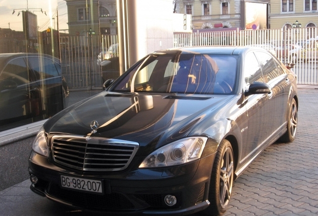 Mercedes-Benz S 65 AMG V221