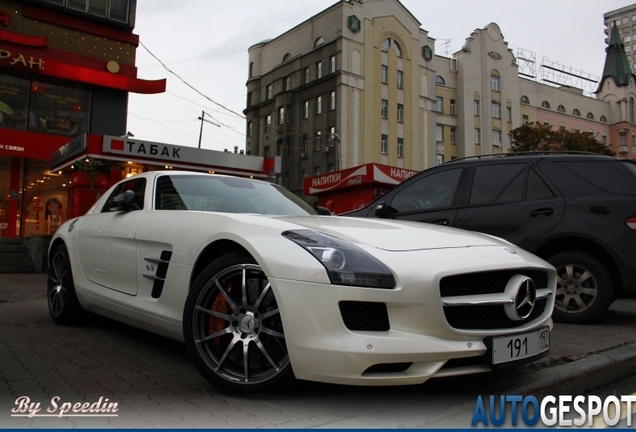 Mercedes-Benz SLS AMG