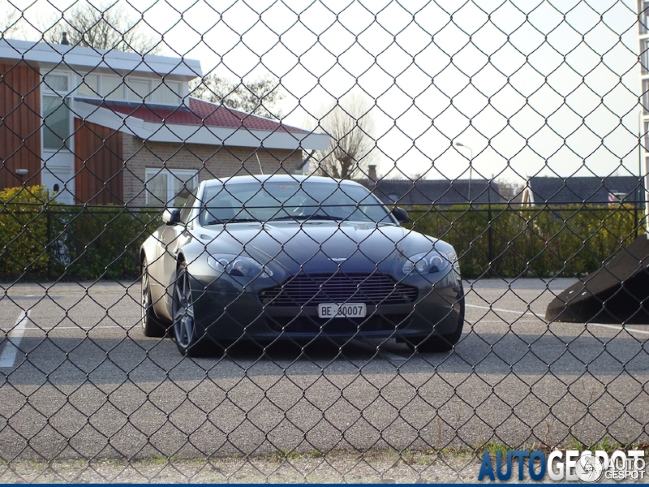 Aston Martin V8 Vantage