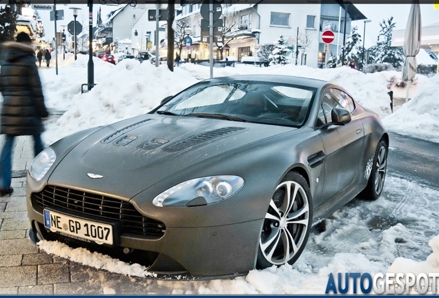 Aston Martin V12 Vantage