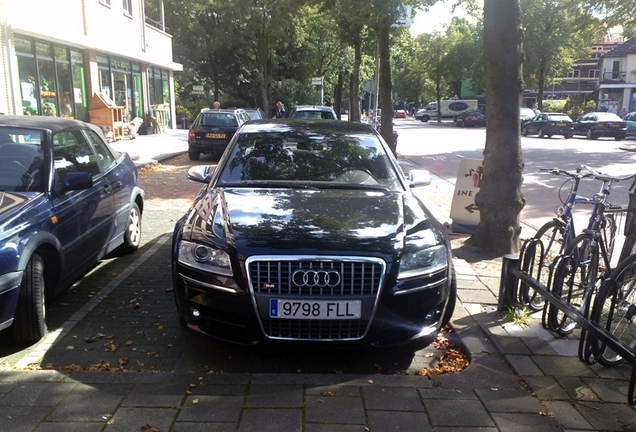 Audi S8 D3