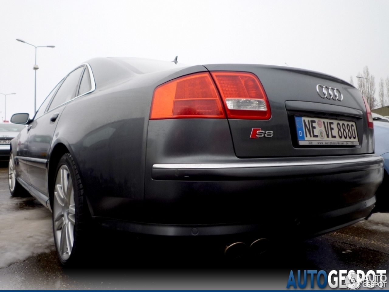 Audi S8 D3