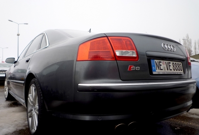 Audi S8 D3