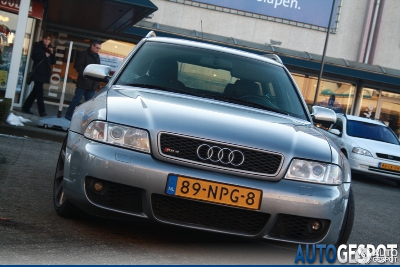 Audi RS4 Avant B5