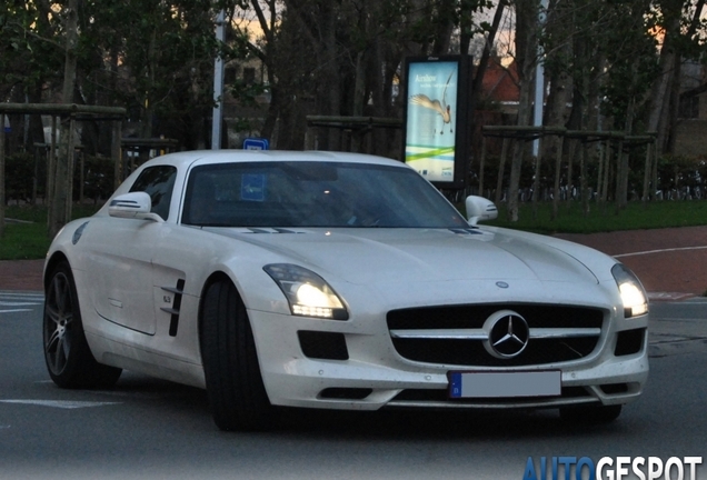 Mercedes-Benz SLS AMG