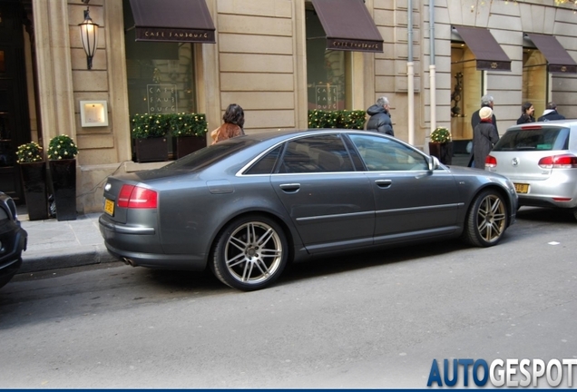 Audi S8 D3