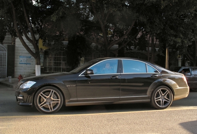 Mercedes-Benz S 65 AMG V221 2010