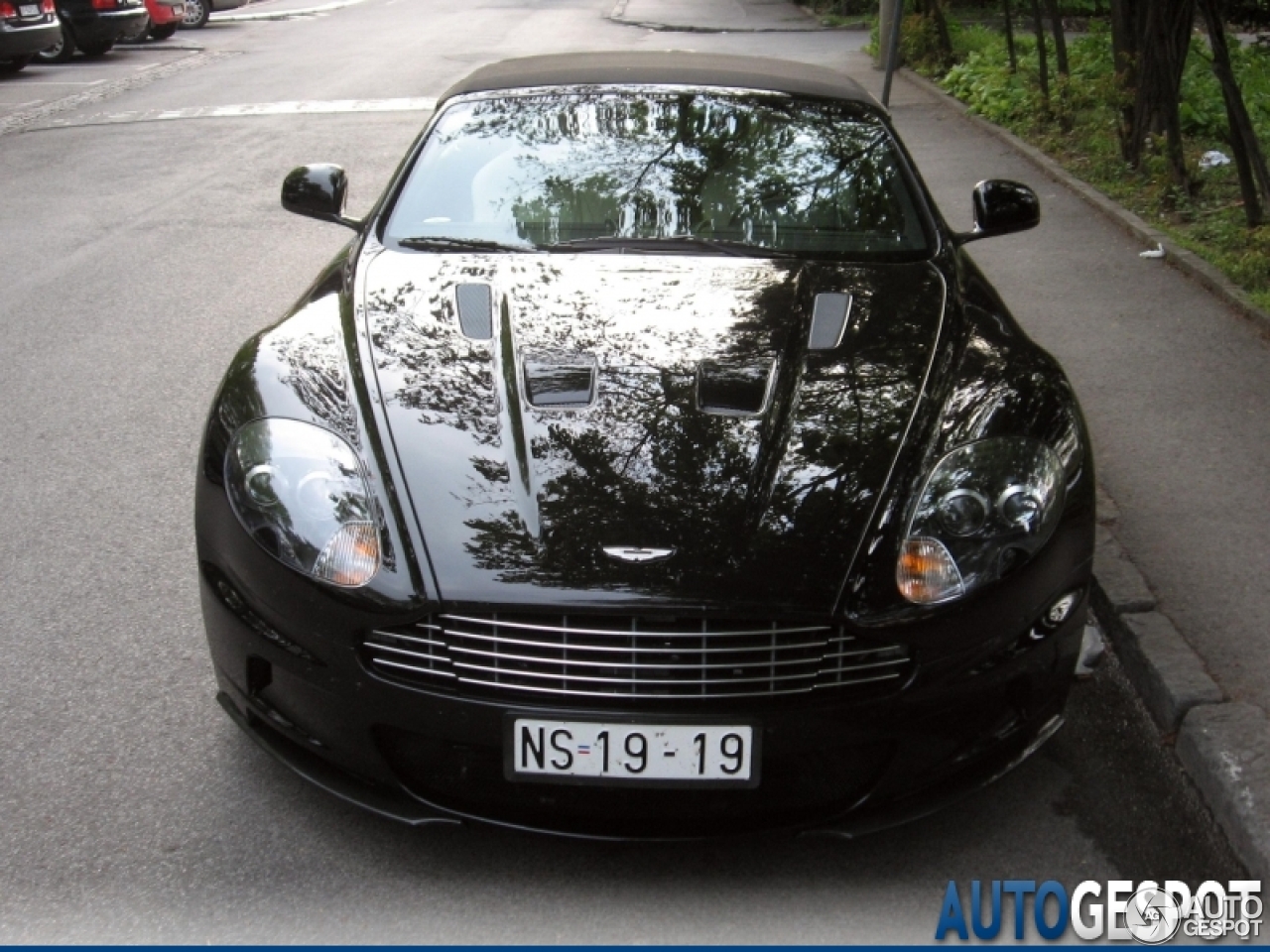 Aston Martin DBS Volante