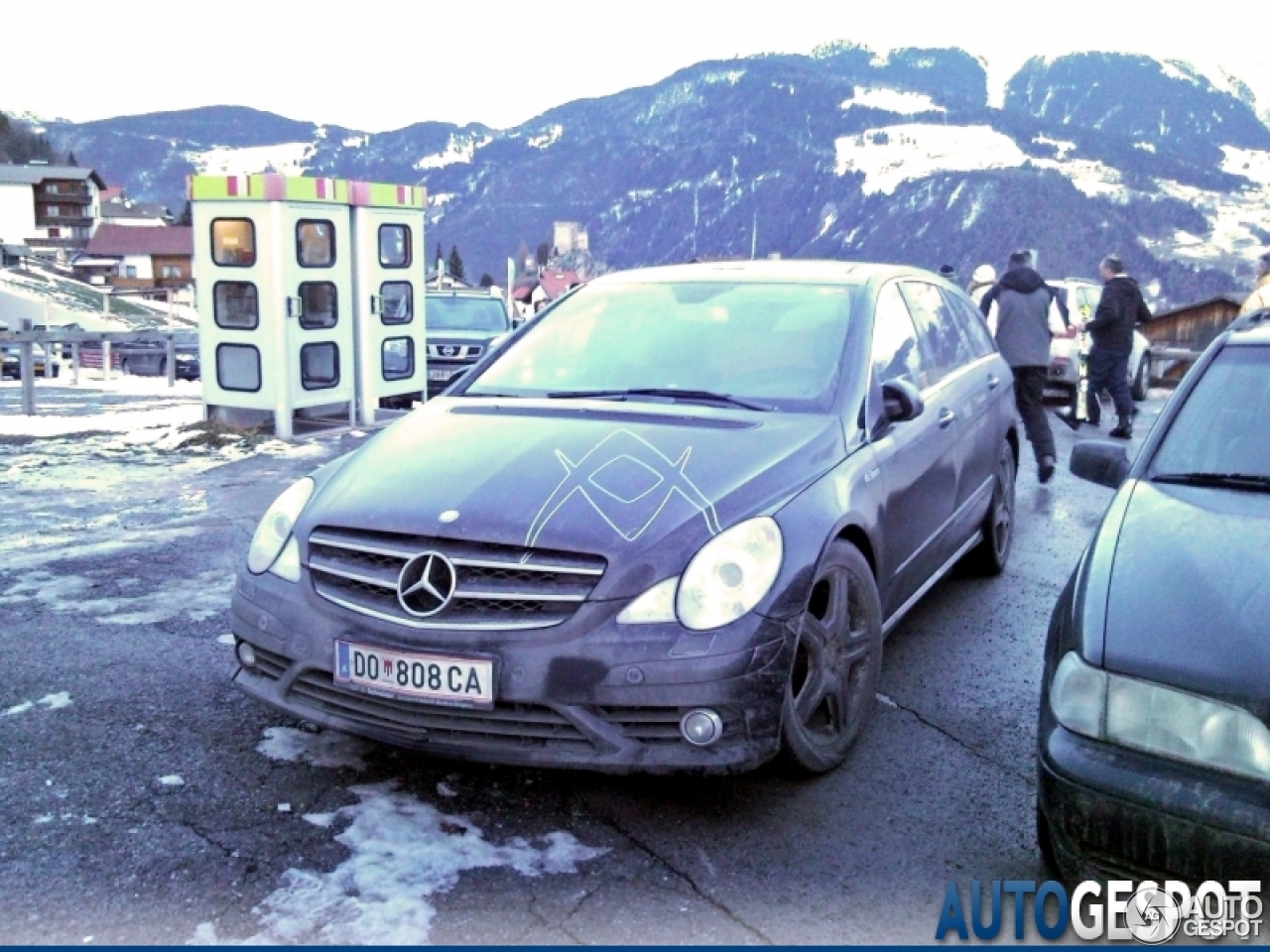 Mercedes-Benz R 63 AMG