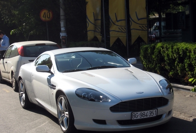 Aston Martin DB9