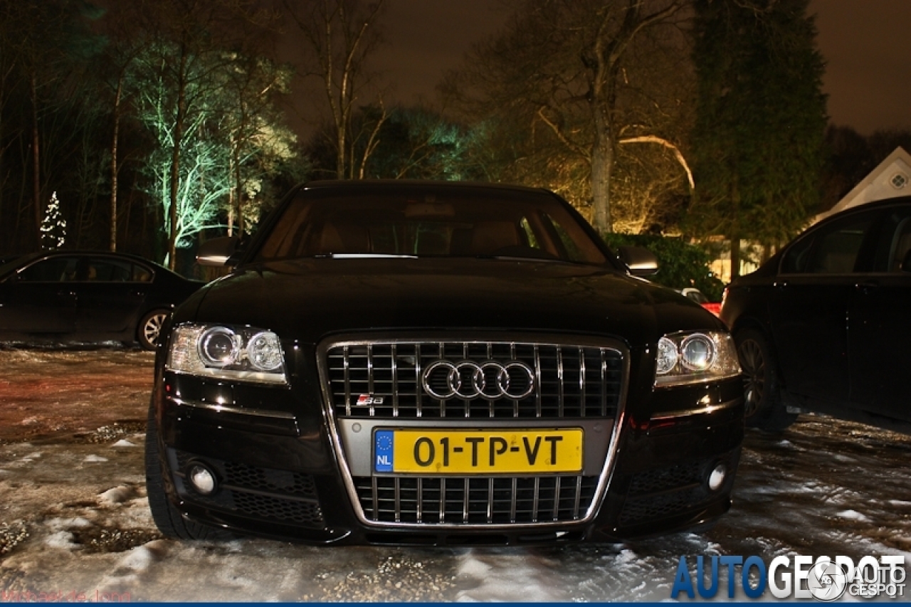 Audi S8 D3