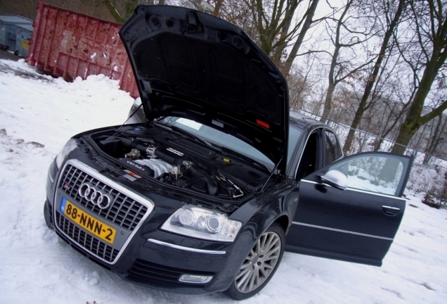 Audi S8 D3