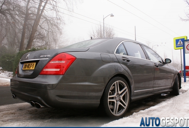 Mercedes-Benz S 65 AMG V221