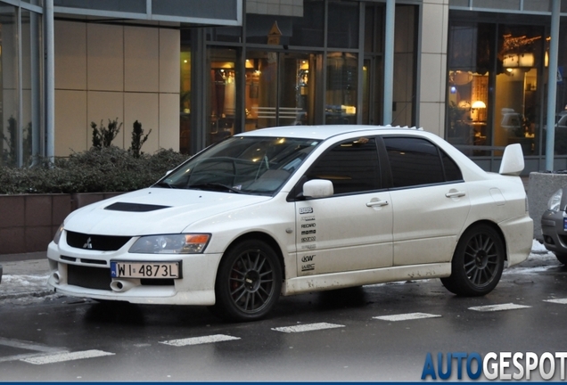 Mitsubishi Lancer Evolution IX FQ