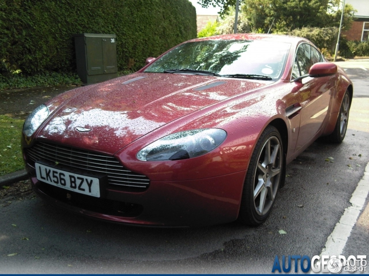 Aston Martin V8 Vantage