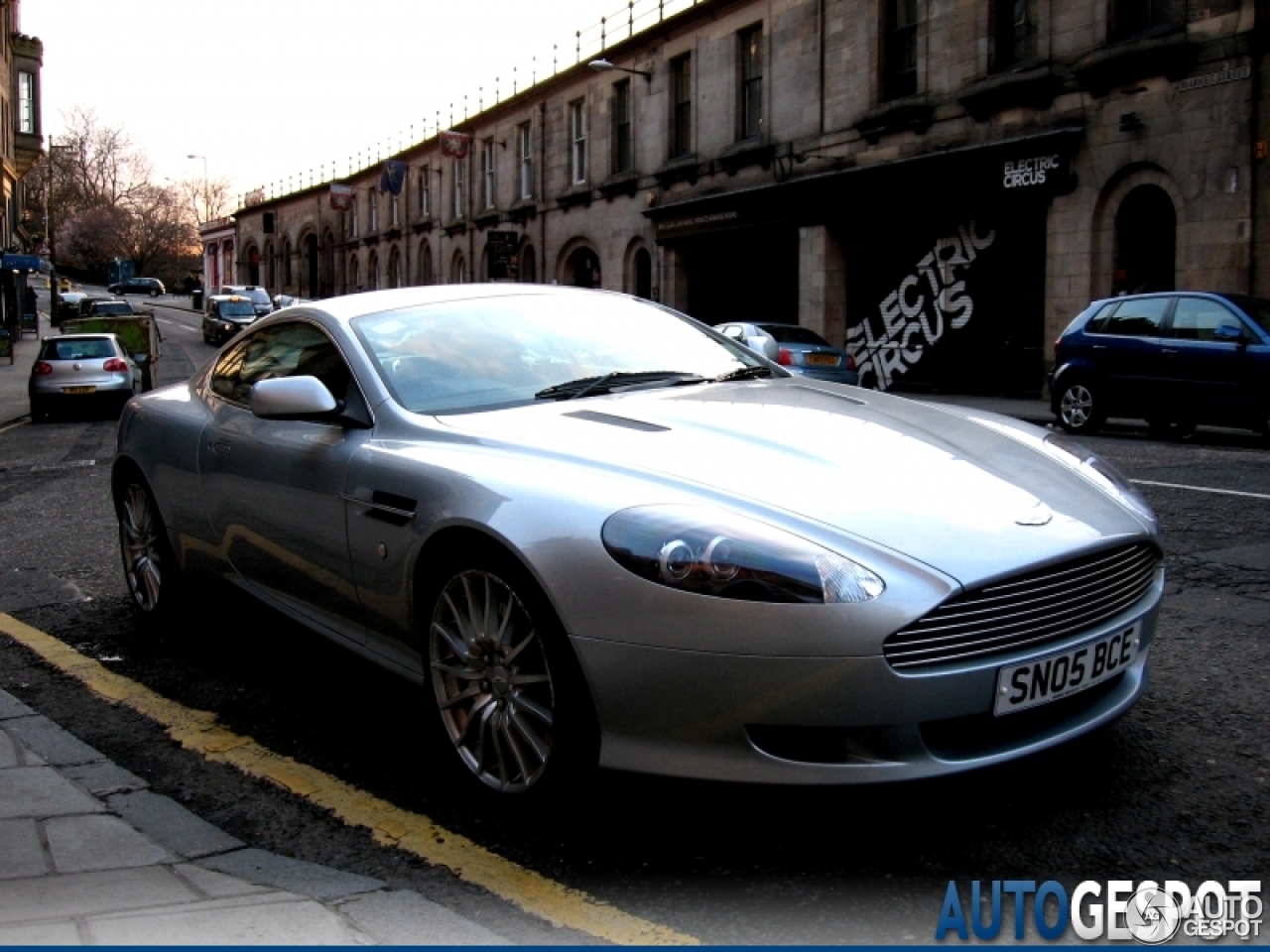 Aston Martin DB9