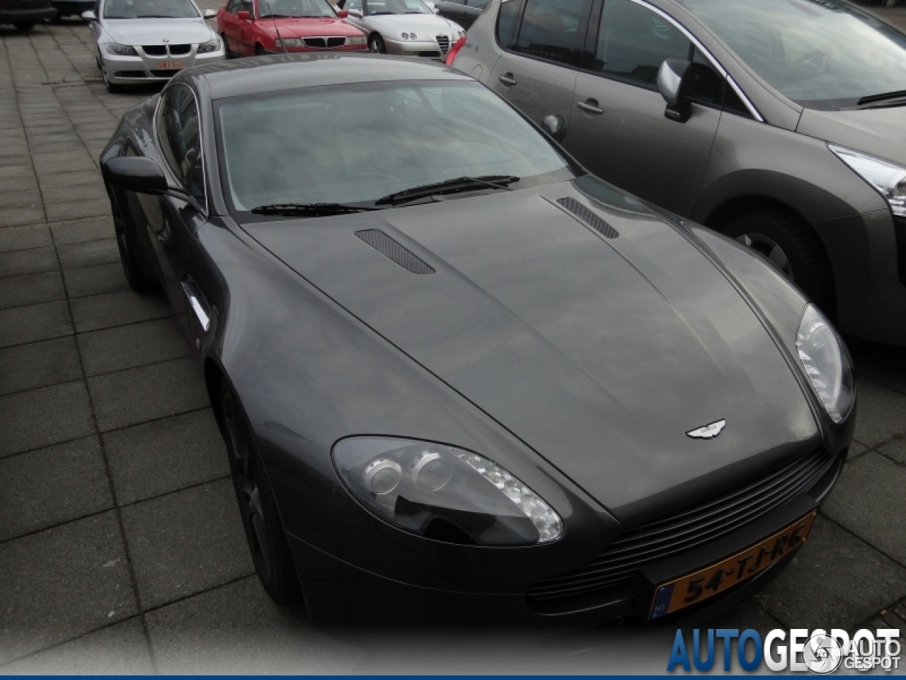 Aston Martin V8 Vantage