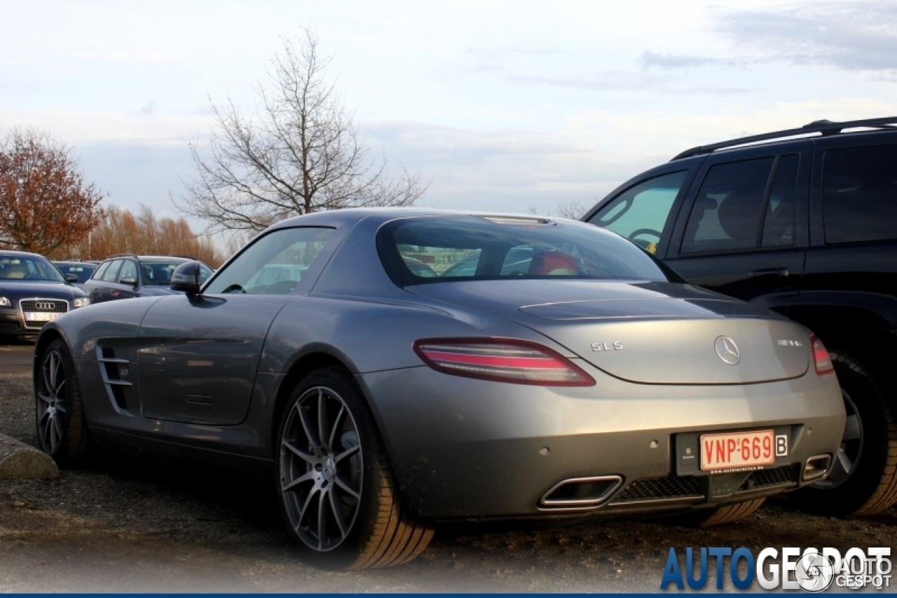 Mercedes-Benz SLS AMG